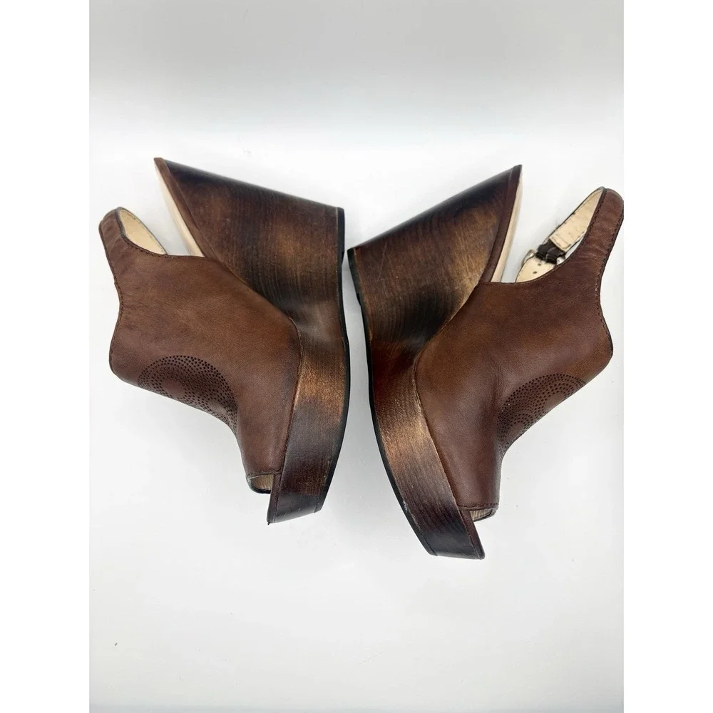 Coach Brown Leather Wedge Platform Sandals Open Toe Perforated Logo Size 7.5
